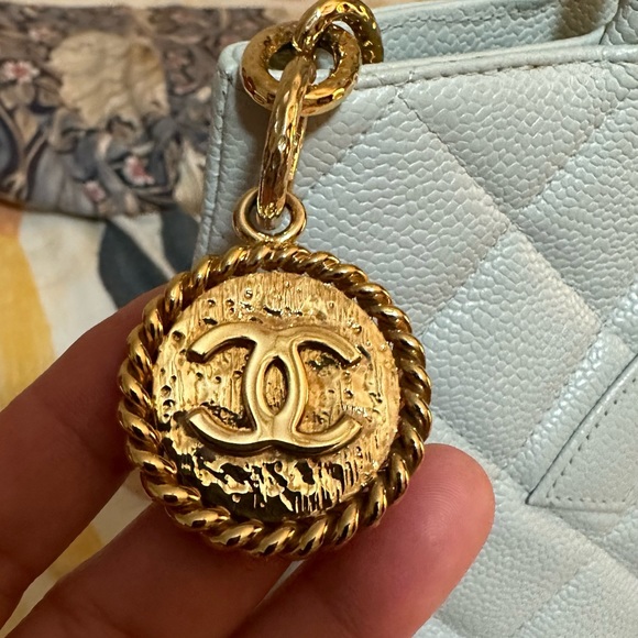 Authentic CHANEL Medallion tote bag. Greyish blue color - Picture 8 of 8